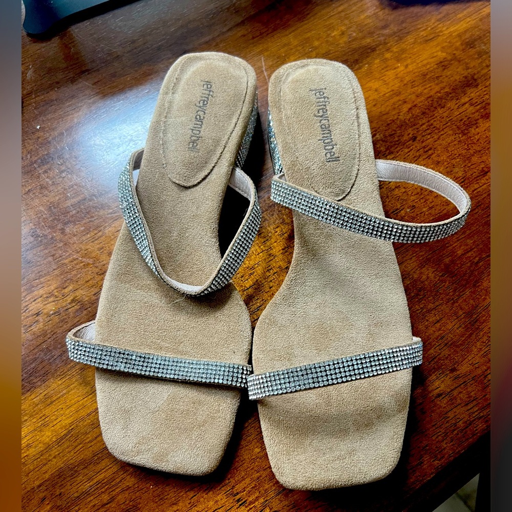 NWOT sparkly low sandal